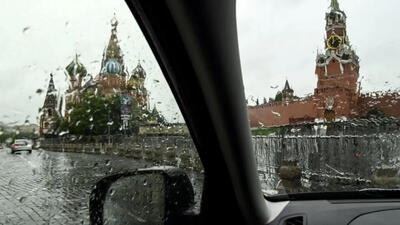 ببینید | مسکو غرق شد؛ خودروها در خیابان زیر آب رفتند!