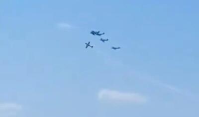 (ویدئو) لحظه برخورد دو هواپیما در حین اجرای نمایش هوایی