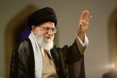 ورود رهبر انقلاب به حرم امام خمینی برای سخنرانی (فیلم)