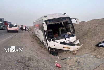 تصادف اتوبوس حامل اتباع پاکستانی در کاشان؛ شماری مصدوم شدند