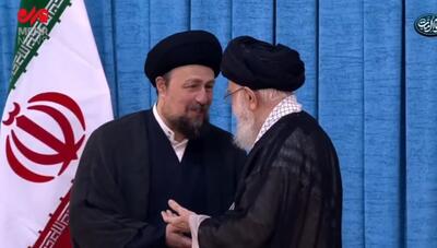 گفت‌وگوی کوتاه رهبرانقلاب با سیدحسن خمینی  در مراسم سالگرد رحالت امام راحل