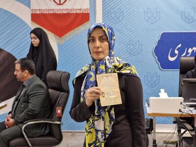 زرآبادی نماینده مجلس دهم برای انتخابات ثبت نام کرد
