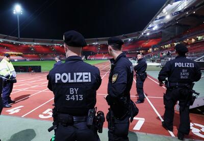 با هشدار اشتباه: هواداران آلمان در ورزشگاه حبس شدند!