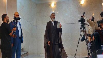 پور محمدی برای ثبت نام انتخابات به وزارت کشور آمد