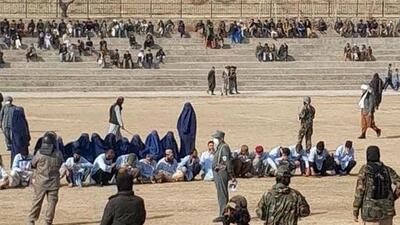 طالبان بیش از ۵۰ نفر از جمله هشت زن را در یک ورزشگاه در ملا عام شلاق زد