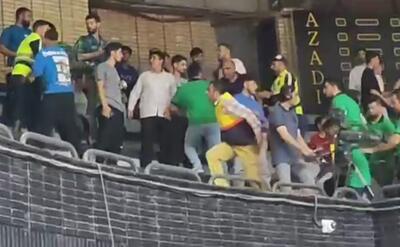 ببینید / درگیری شدید در لیگ بسکتبال ایران؛ کار به ورود نیروهای امنیتی کشید