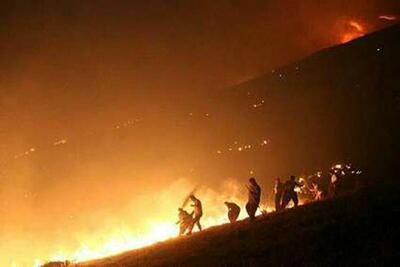 صحنه‌هایی از آتش‌سوزی جنگل‌ها و مراتع کبیرکوه | ویدئو