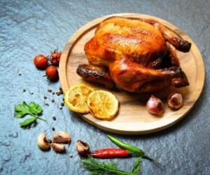 رفع بوی بد مرغ در غذا با یه ترفند راحت