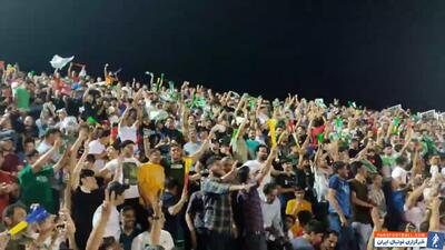 شادی بی حد تماشاگران خیبر پس از پیروزی در نیمه اول - پارس فوتبال | خبرگزاری فوتبال ایران | ParsFootball