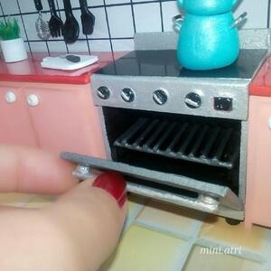 تصاویری از کوچک ترین کیک در آشپزخانه مینیاتوری | رویداد24