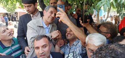 احمدی نژاد در بازار تهران محاصره شد + عکس
