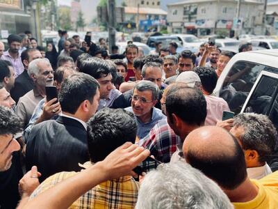 واکنش مردم به حضور احمدی‌نژاد در بازار تهران+فیلم