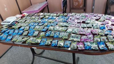 یک مسافر ۱۶۵ بسته مواد مخدر بلعید!