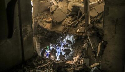 ببینید | لحظه وحشتناک بمباران یک ساختمان توسط جنگنده‌های اسرائیلی