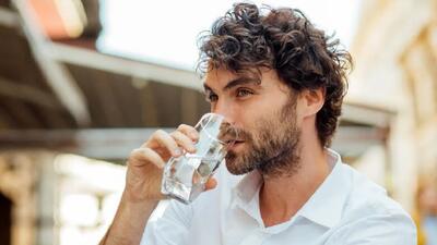 باور غلط مصرف روزانه 8 لیوان آب!