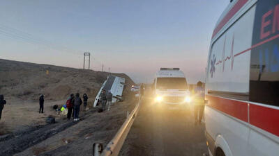 تصادف خونین اتوبوس مسافری با نیسان در یزد + وضعیت مصدومان