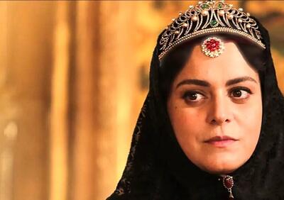 غزل شاکری، تازه عروس سینمای ایران با لاک لاجوردی خوش رنگش در خانه ابدی فرشته +عکس