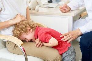 چگونه ترس کودک از پزشک را از بین ببریم؟