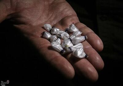 بلعیدن 165 بسته مواد مخدر توسط یک قاچاقچی مواد مخدر - تسنیم