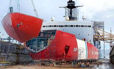 نحوه تعمیر کشتی یخ شکن غول پیکر گارد ساحلی آمریکا (فیلم)