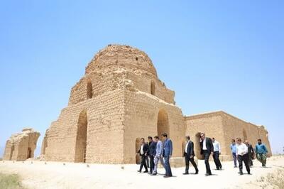 ثابت اقلیدی: کاخ ساسانی سروستان مرمت می‌شود