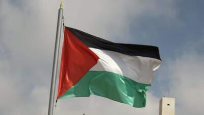 انگلیس به دنبال ممنوع کردن نصب نماد‌های فلسطینی روی لباس‌های کادر درمان است
