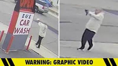 (ویدئو) تیراندازی دیوانه‌وار مردی به سمت خودرو‌های عبوری