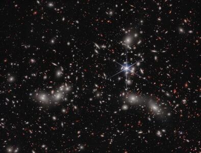 تصویر روز ناسا: خوشه کهکشانی پاندورا / پهنای این عکس ۶۰ برابر قطر کهکشان راه‌شیری است
