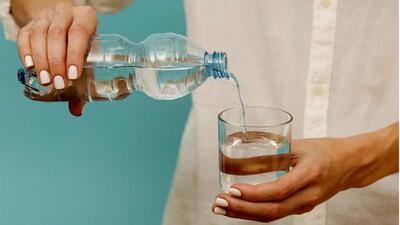 آیا نوشیدن چای می تواند جایگزین آب باشد؟ + مزایا و معایب چای