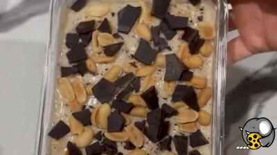 طرز تهیه بستنی خانگی رژیمی | بستنی خوشمزه با طعم اسنیکرز درست کن +ویدئو