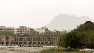 شاخص  کیفی هوای اصفهان در ۴ ایستگاه قرمز و نارنجی است