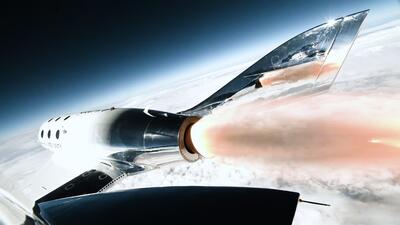 اولین تصاویری از پرواز هواپیمای فضایی یونیتی با ۶ نفر (فیلم)