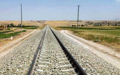 استاندار کهگیلویه و بویراحمد :۱۵۰ هزار میلیارد ریال برای تکمیل راه آهن اقلید به یاسوج نیاز است