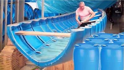 (ویدئو) فرآیند ساخت یک قایق زیبا با بشکه های پلاستیکی و چوب در خانه