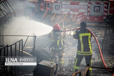 (تصاویر) آتش سوزی یک شرکت خودروسازی در قزوین