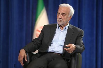 احمدی نژاد در عمرش چه کرده؛ آیا آدمی است که از دانشگاه در آورده‌اند و با حلوا حلوا کردن حکم به او داده‌اند؟
