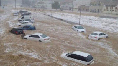 غرق شدن خودروها در خیابان های آنکارا !