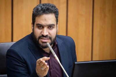 شهردار قزوین در اجرای سیاست‌های شورا ناتوان است
