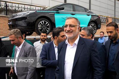 تحویل ١٠٠٠ دستگاه تاکسی برقی به ناوگان حمل‌ و نقل عمومی شهر تهران