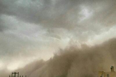 ببینید | تصاویری از هجوم طوفان خاک به تهران