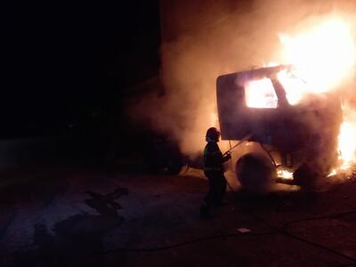 آتش سوزی خودروی حامل مواد نفتی در خوراسگان