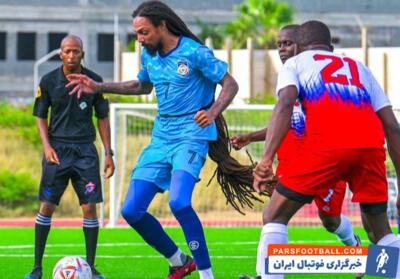 عجیب ترین فوتبالیست دنیا با موهای بلند! - پارس فوتبال | خبرگزاری فوتبال ایران | ParsFootball