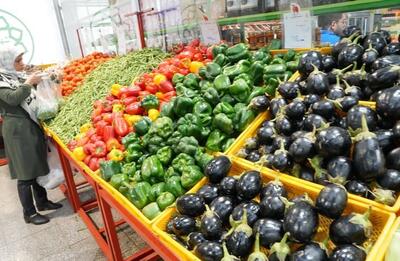 قیمت میوه و سبزیجات در میادین تره‌بار؛ موز، توت فرنگی و گوجه‌سبز چند؟