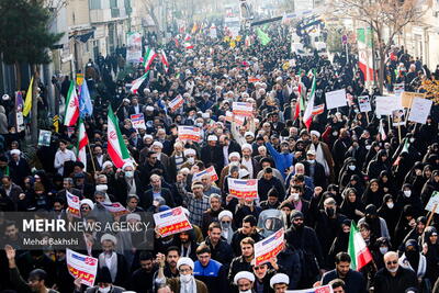 راهپیمایی مردم قم در محکومیت جنایات اسراییل در اردوگاه النصیرات