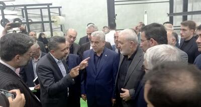 وزیر صمت از یک واحد تولیدی در رشت بازدید کرد