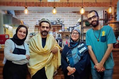 عکس/ استایل افغانستانی بازیگر مشهور گاندو در یک کافه | اقتصاد24