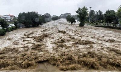 وقوع سیلاب، آبرسانی به ۱۱۴روستای منطقه کلیبر و خدافرین را مختل کرد