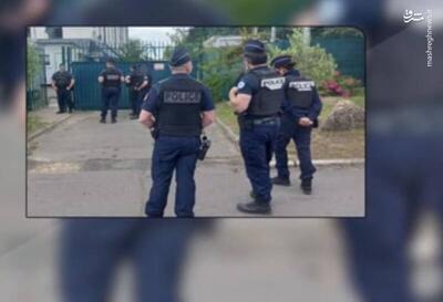 فیلم/ گزارشی از بازرسی پلیس فرانسه از مقر منافقین در پاریس
