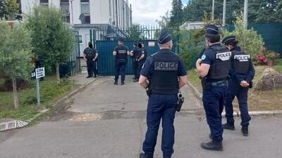 جزئیات جدید از حمله پلیس فرانسه به مقر منافقین