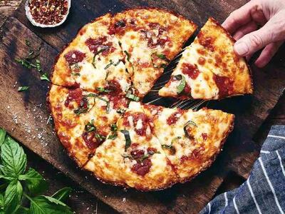 فوت و فن پخت پیتزای خانگی بدون فر در 5 دقیقه